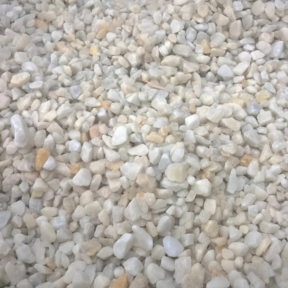 kupit-beluyu-mramornuyu-kroshku-v-meshkah